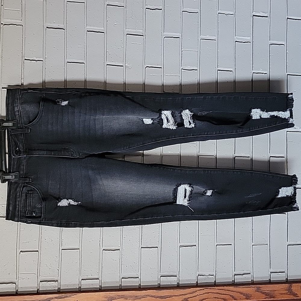 KanCan High waisted distressed skinny jeans size 13/30